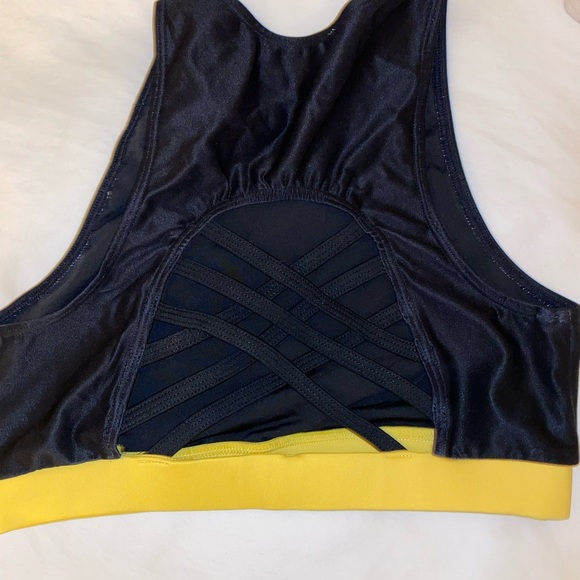 Sports bra - Picture 2 of 2